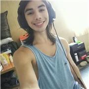 Profesor de dibujo da clases para chicos y jovenes